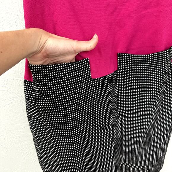 Muse Black and White Dotted Sleeveless Sheath Dress with Pink Color Pop - Picture 4 of 11